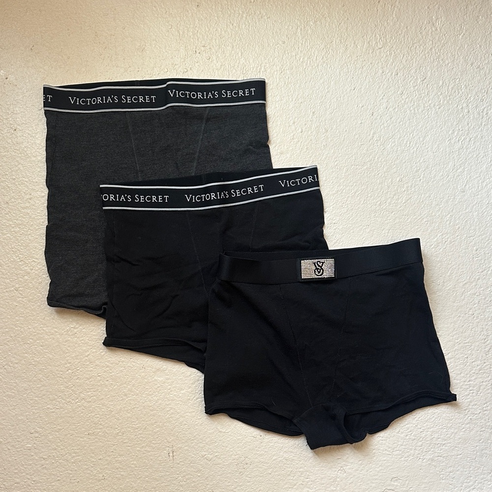 Victoria's Secret Black & Charcoal Men's Boxer Briefs - 3 Pack